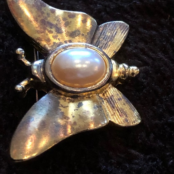 Two Vintage NJY Goldtone Brooches, GUC. Winged Angel & Butterfly With Faux Pearl - Picture 16 of 16